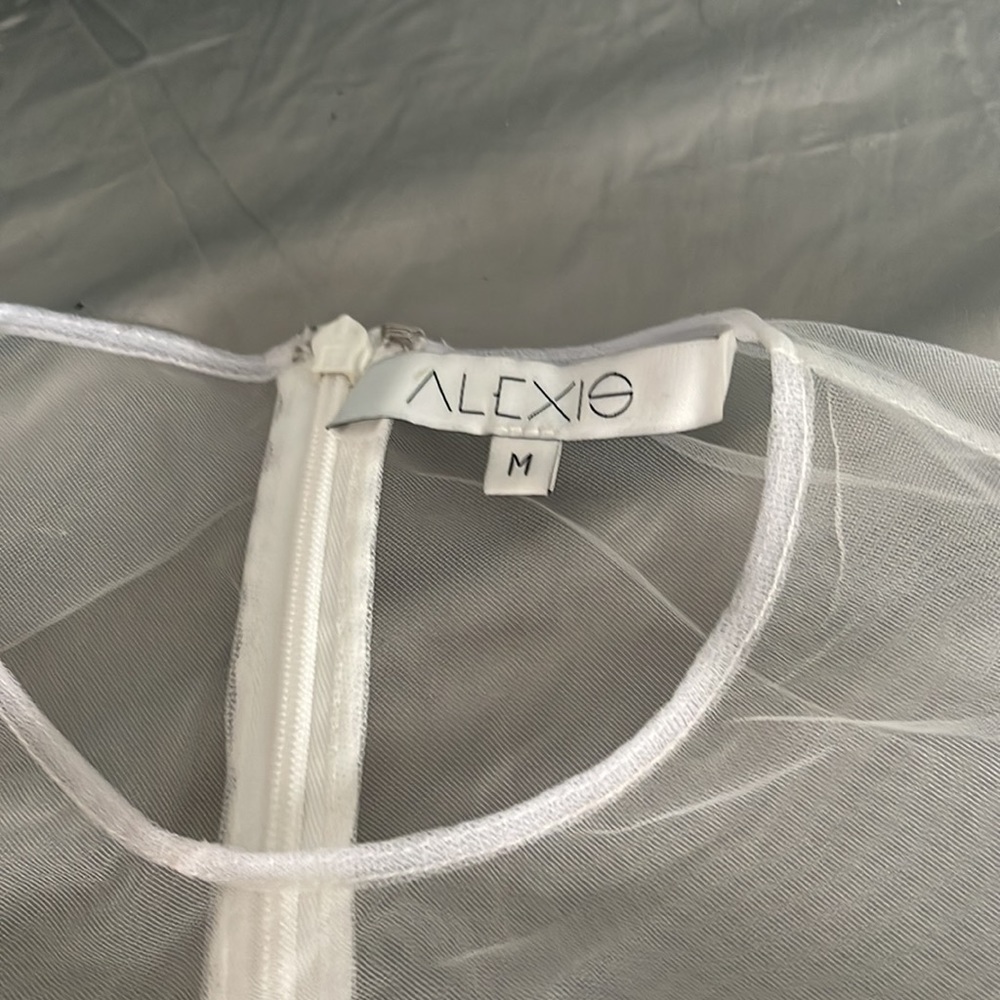 Alexis - Picture 2 of 6